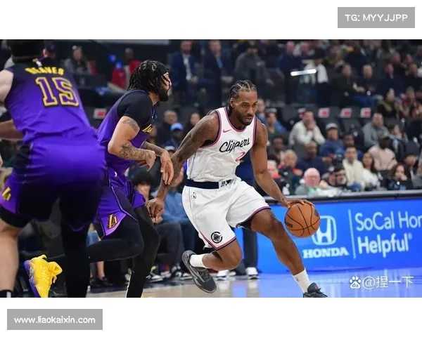 NBA季后赛激战正酣 多支球队展现强势实力争夺冠军荣耀